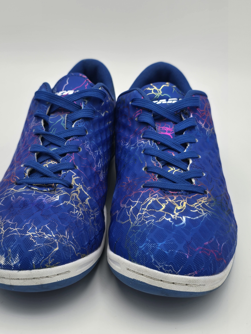 Kids Blue Lightning Print Sneakers 4.5 Youth Indoor Soccer Sport Durable